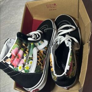 Vans Ladies High-Top Sneakers - Black, White, and Floral
